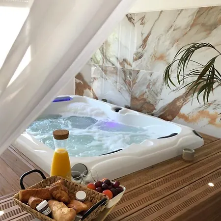 La Boheme Jacuzzi Et Terrasse Vu Sur Pic Saint Loup Apartment *
